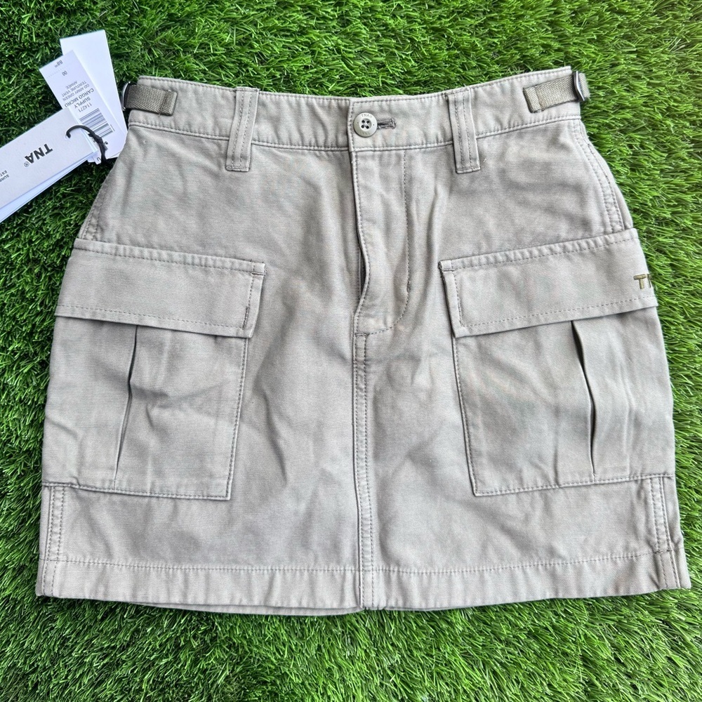 NWT Aritzia TNA Supply Cargo Micro Skirt in Army Green